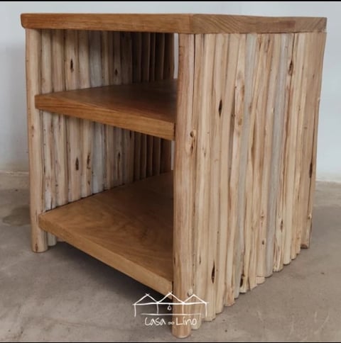 MESA DE CABECEIRA COLEÇÃO MARI PARAÍSO-(0,40X0,40X0,45H) - CONFECÇÃO EM EUCALIPTO ROLIÇO | Casa do Lírio