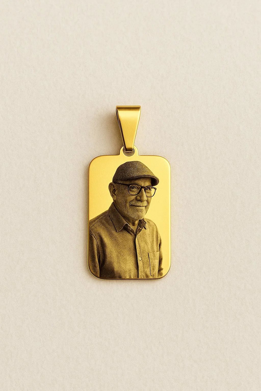 Aço Inox Dourado | Colar Fotogravação Retangular G | Like Joias e Acessórios (2)