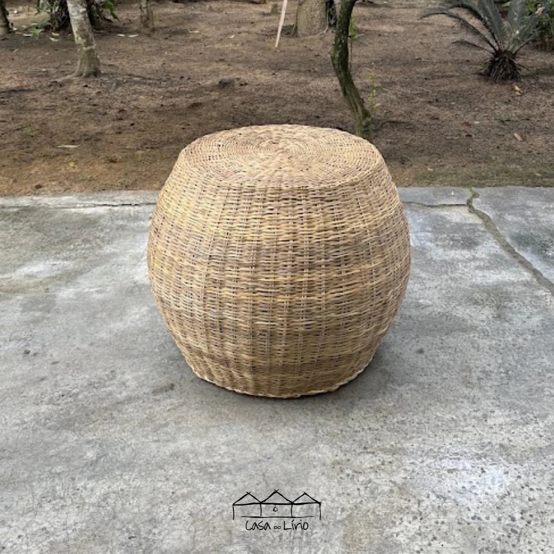 Pufe Abaulado em Junco Natural | Casa do Lírio