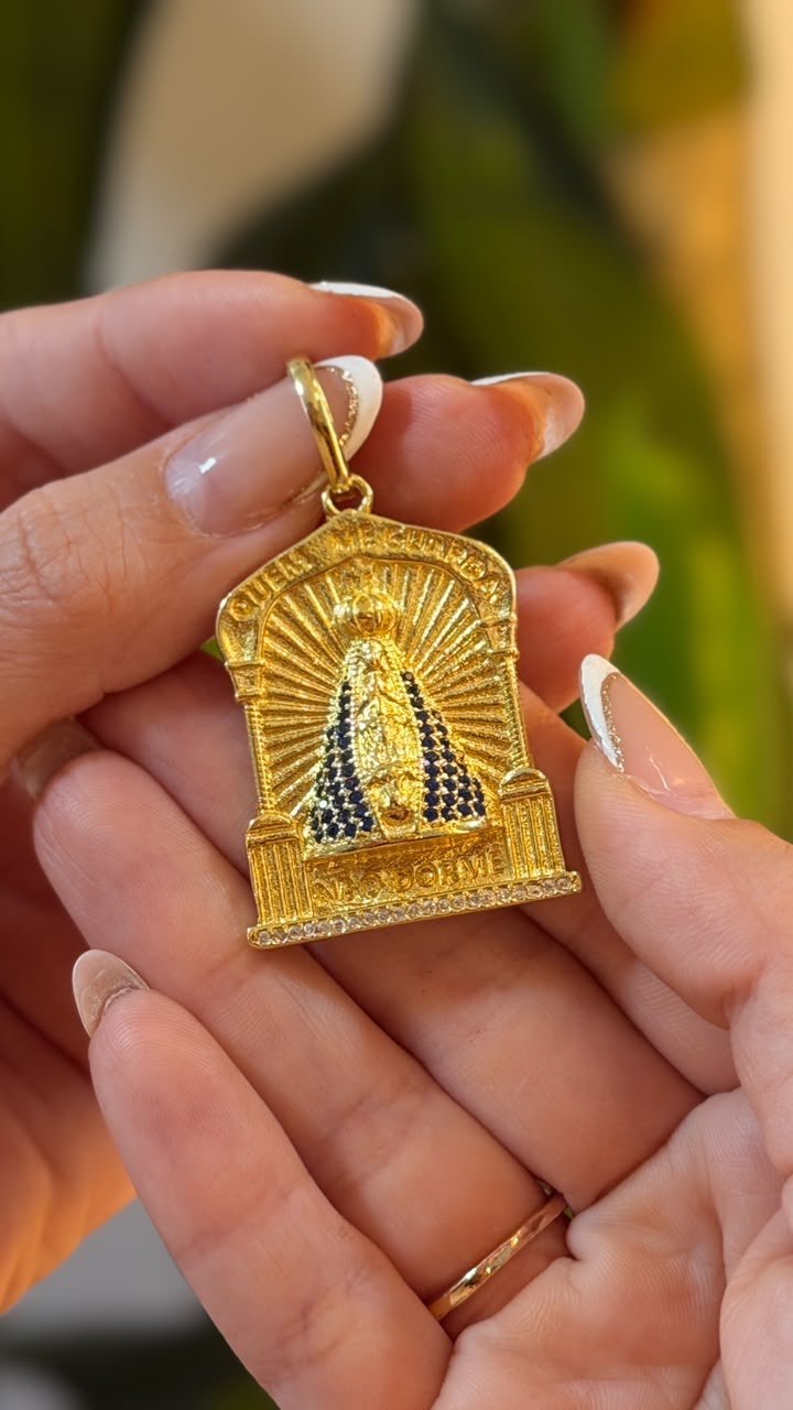 PINGENTE SANTA QUEM ME GUARDA NÃO DORME | Everest Jóias