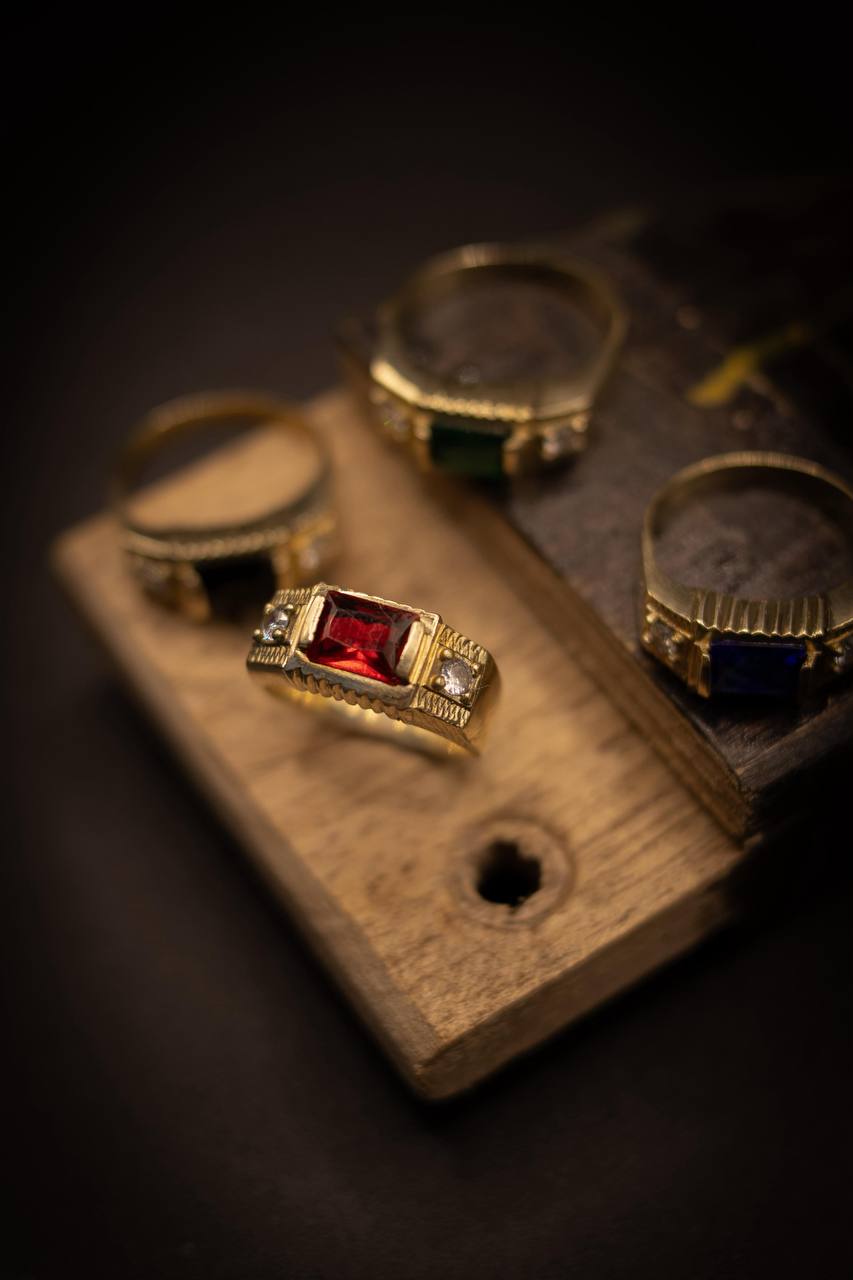 ANEL DE FORMATURA PEDRA VERMELHA (MODELO NOVO) | Everest Jóias