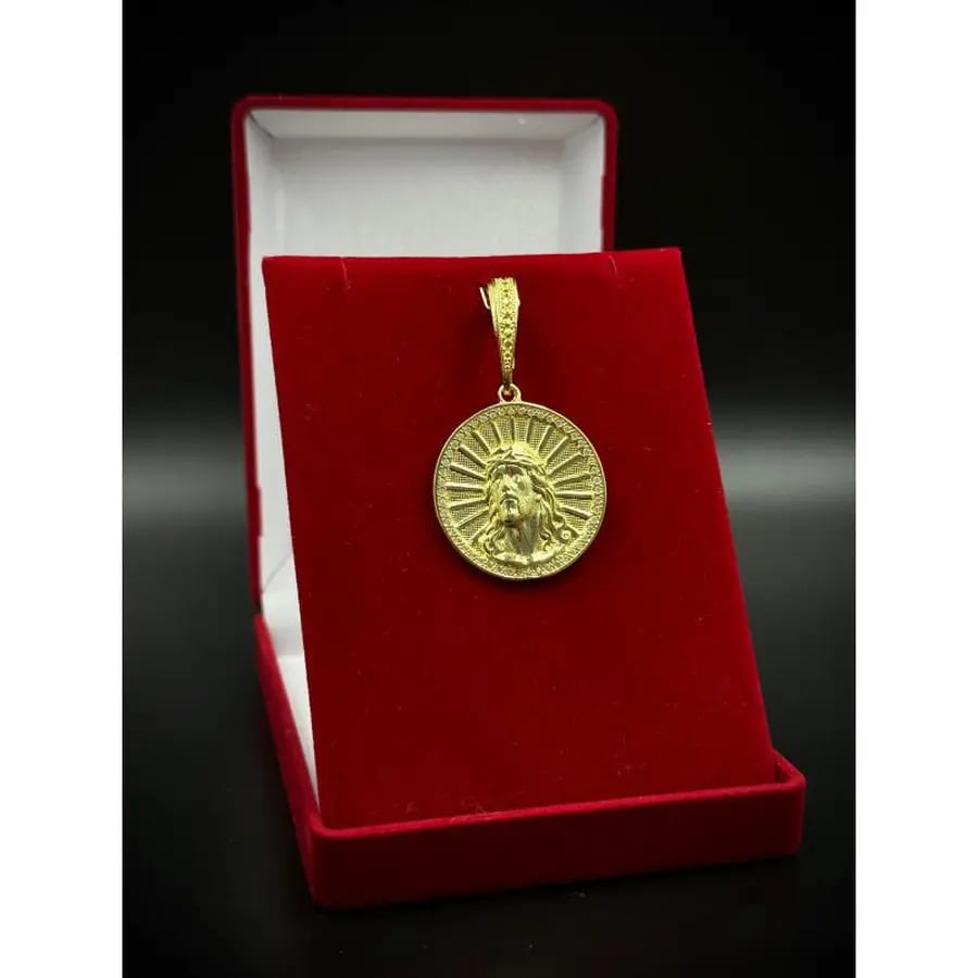 PINGENTE ROSTO DE CRISTO NA MEDALHA CRAVEJADA | Everest Jóias (2)