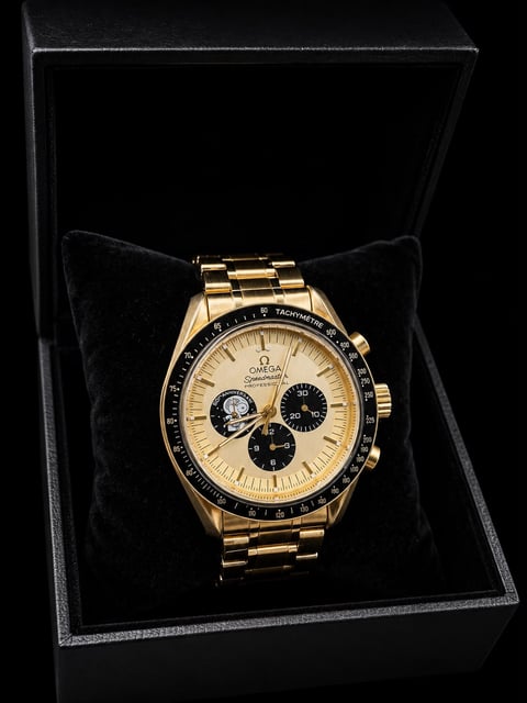 Relógio Omega Speedmaster Professional - Snoopy Award 50th Anniversary - Dourado | Everest Jóias