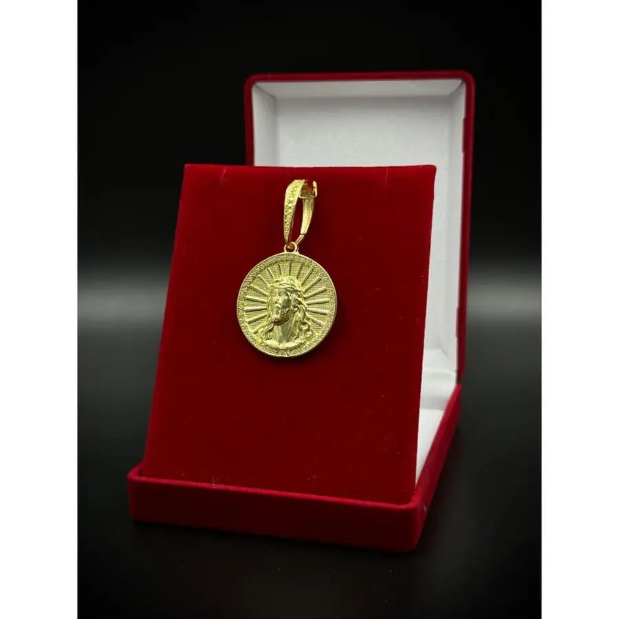 PINGENTE ROSTO DE CRISTO NA MEDALHA CRAVEJADA | Everest Jóias