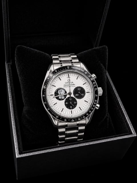 Relógio Omega Speedmaster Professional - Snoopy Award 50th Anniversary - Prata | Everest Jóias