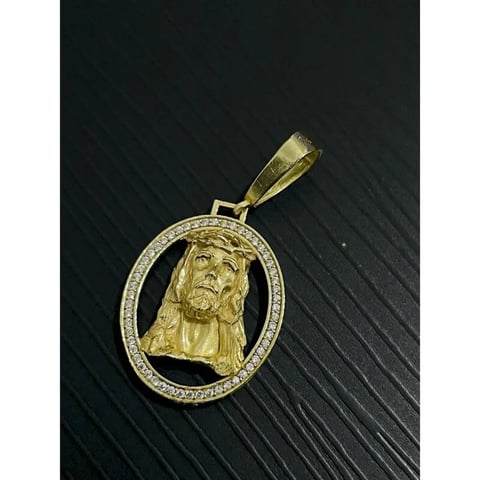 PINGENTE FACE DE CRISTO REDONDO VAZADO CRAVEJADO | Mafia do Ouro18k