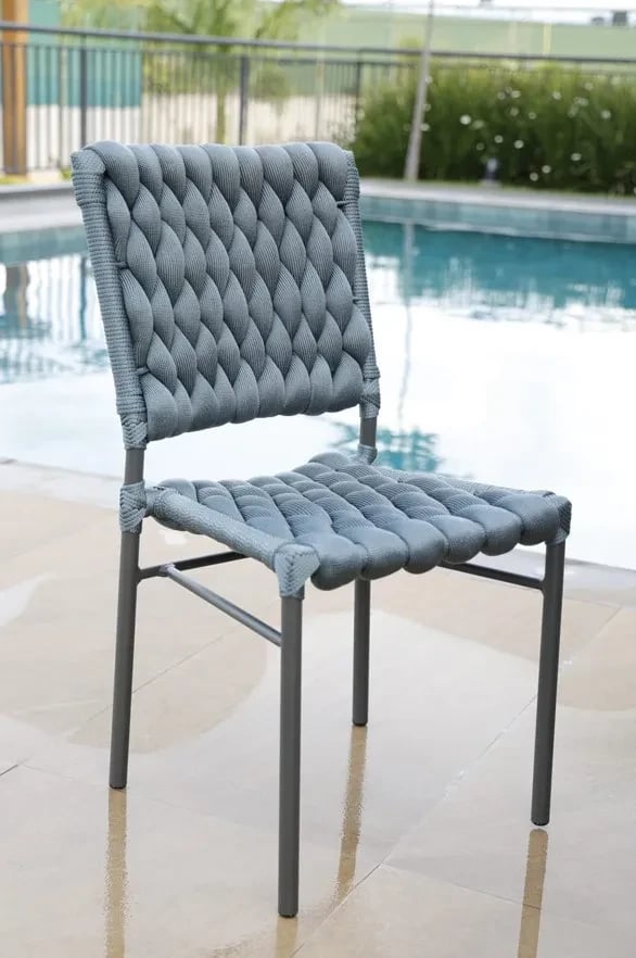 Conjunto de Mesa + 04 Cadeiras Iracema sem Braço Verde Oliva | Traços e Tramas (4)