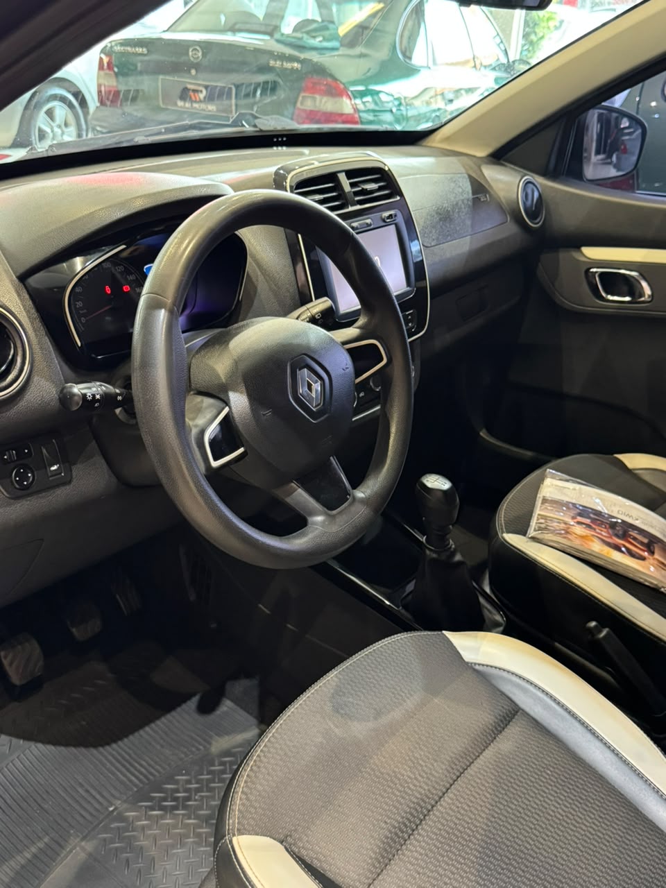 Renault Kwid Intense 1.0 Flex 2019 | Real Motors (4)