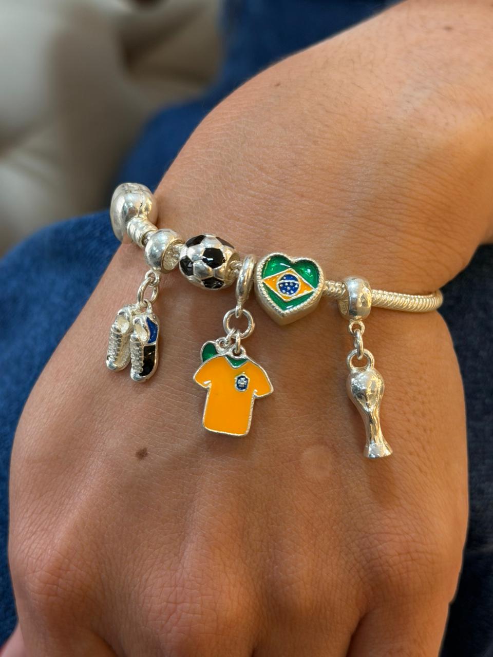 PULSEIRA PANDORA COPA DO MUNDO | Everest Jóias (2)