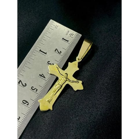 PINGENTE CRISTO NA CRUZ COM SETA | Everest Jóias