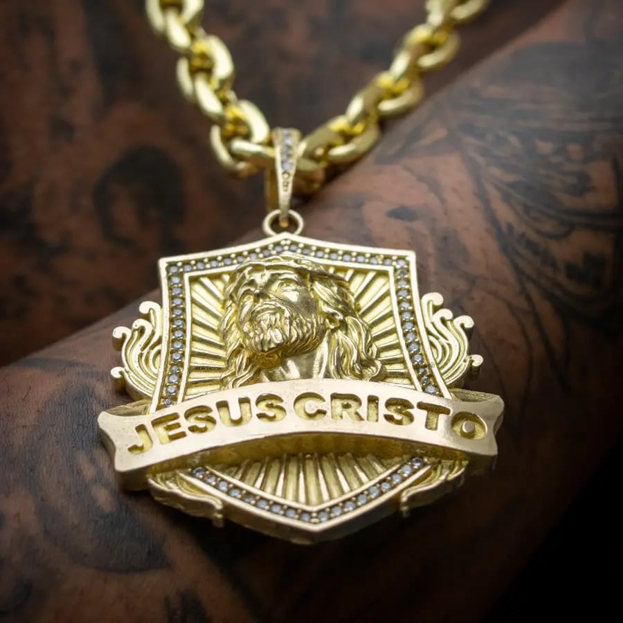 PINGENTE ESCUDO JESUS CRISTO | Everest Jóias (3)