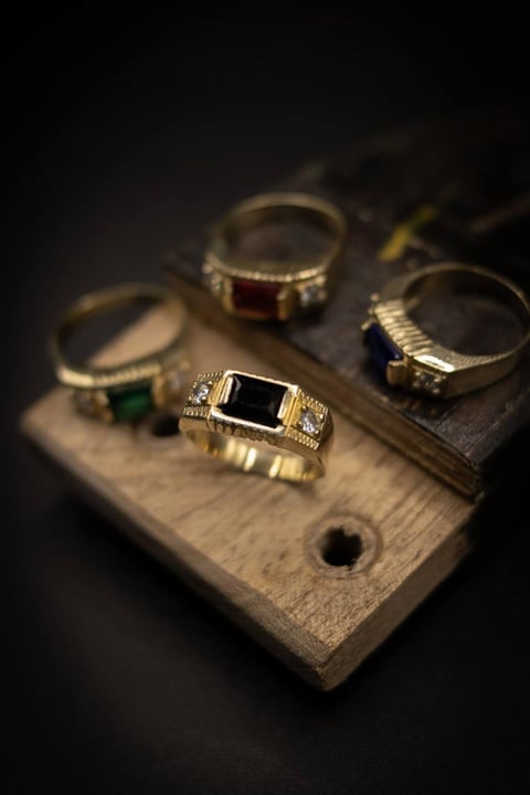 ANEL DE FORMATURA PEDRA PRETA (MODELO NOVO) | Everest Jóias