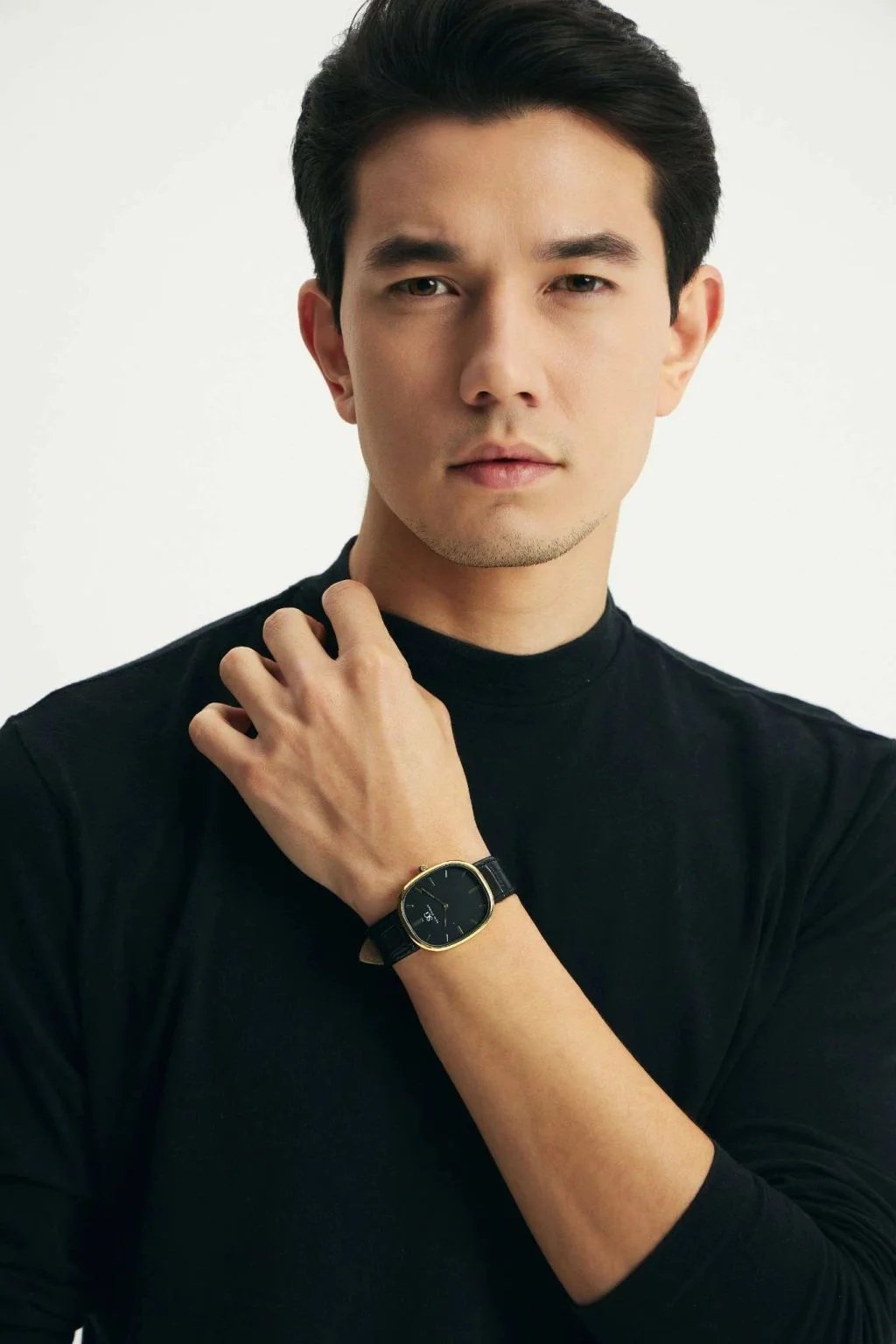 Relógio Minimalista Oval Croco Moncler Pulseira de Couro Preto | Like Joias e Acessórios (2)
