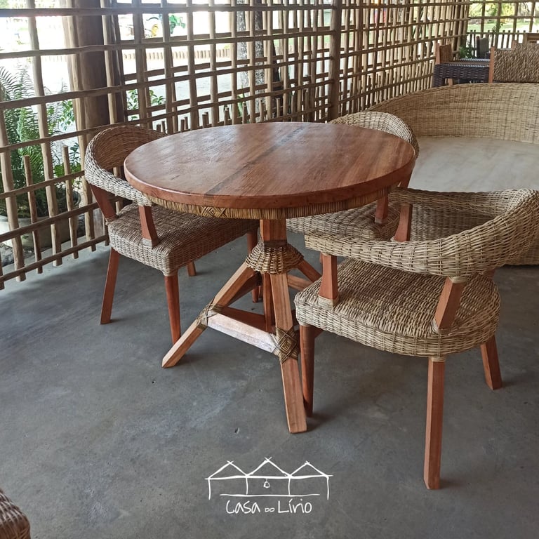 Mesa Pé Saia | Casa do Lírio (3)