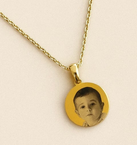 Aço Inox Dourado | Colar Fotogravação P | Like Joias e Acessórios