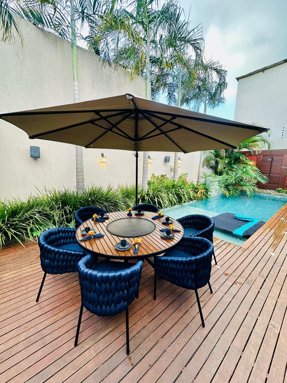 Conjunto de Mesa + 04 Cadeiras Canadá | Traços e Tramas