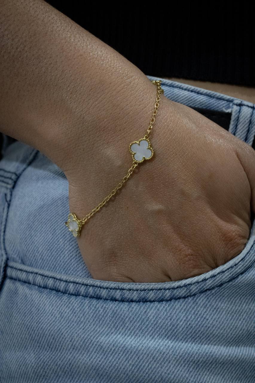 PULSEIRA VAN CLEEF BRANCA ( PEQUENA) | Everest Jóias