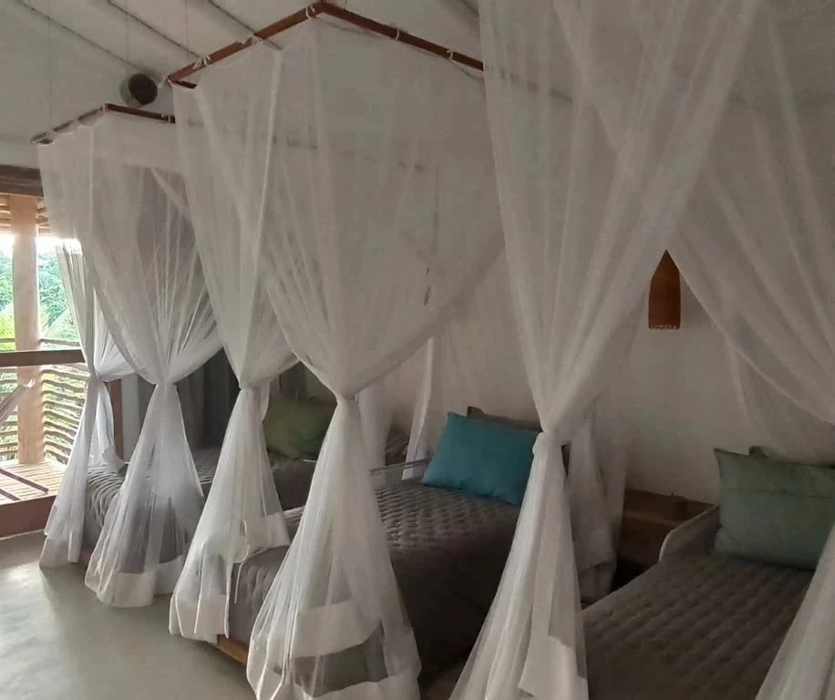 Cortinados Confeccionados Em Microtule Com Elastano E Barra Em Oxford Branco | Casa do Lírio (3)