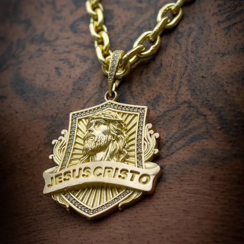 PINGENTE ESCUDO JESUS CRISTO | Mafia do Ouro18k