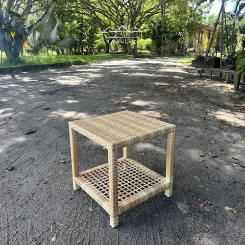 Mesa De Apoio Comum | Casa do Lírio
