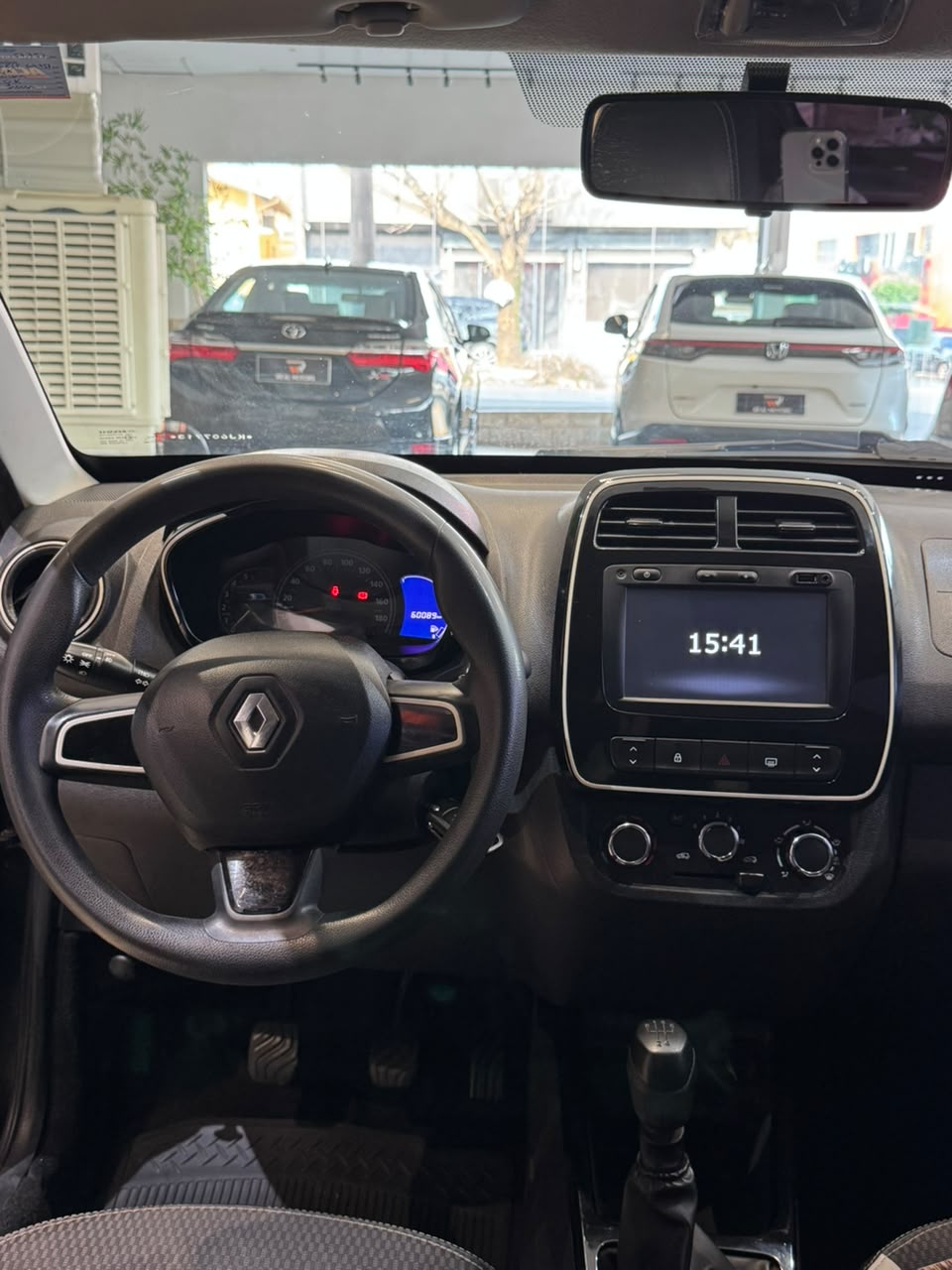 Renault Kwid Intense 1.0 Flex 2019 | Real Motors (5)